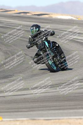 media/Dec-01-2025-Moto Forza (Mon) [[2daa91e15f]]/2-Intermediate Group/Session 2 (Turns 9 and 10)/